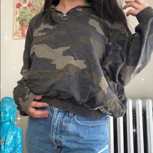 Camo vs PINK lightweight pullover